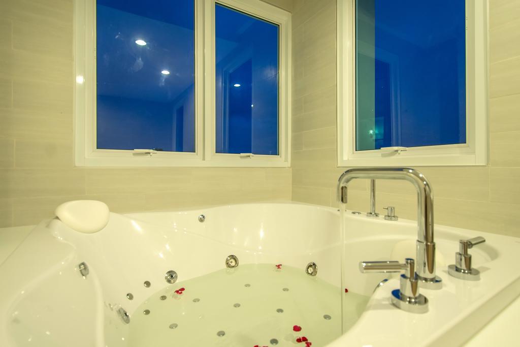 Prachuap Grand Hotel Prachuap Khiri Khan Room photo